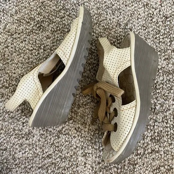 FLY London Ylva Wedges Size 39 or 8.5 Cashmere Cream Leather Sandals Lagenlook