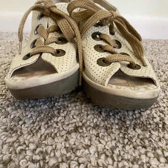 FLY London Ylva Wedges Size 39 or 8.5 Cashmere Cream Leather Sandals Lagenlook