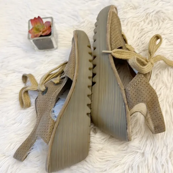 Fly London Yuta Cupid’s Khaki Suede Platform wedge tie sandals women size EU 40