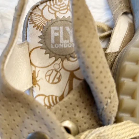 Fly London Yuta Cupid’s Khaki Suede Platform wedge tie sandals women size EU 40