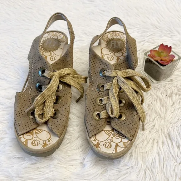 Fly London Yuta Cupid’s Khaki Suede Platform wedge tie sandals women size EU 40