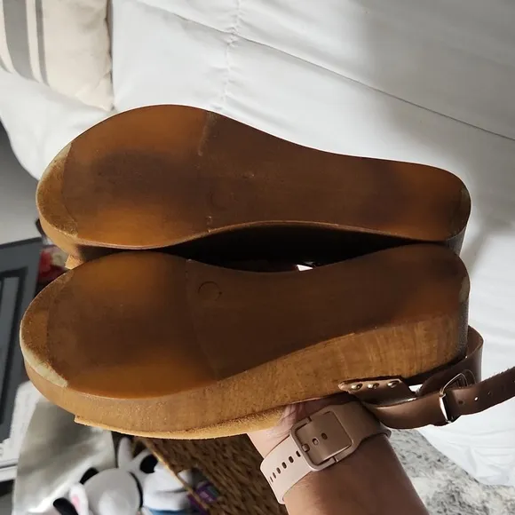 Forward Wedge by Seychelles