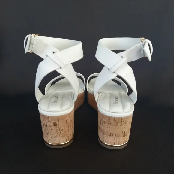 FRANCO SARTO Presley White Platform Sandals Women's Size 8