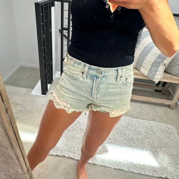 Free People blue Light Wash Distressed Denim Shorts with Lace Hem Versatile 26