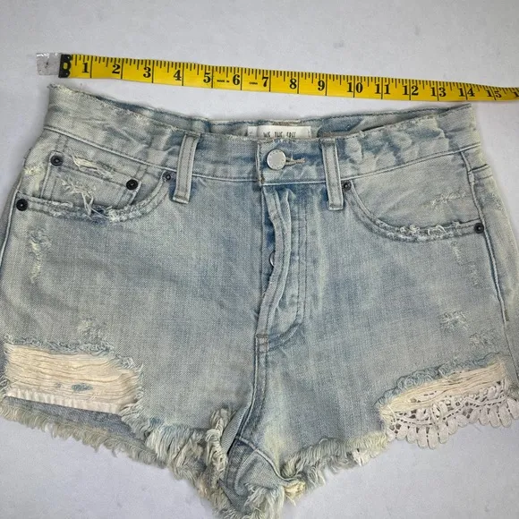 Free People blue Light Wash Distressed Denim Shorts with Lace Hem Versatile 26