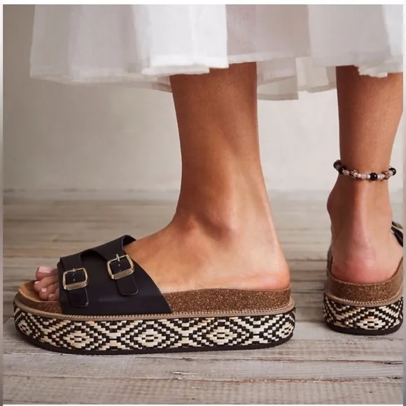 FREE PEOPLE CARAVELLE PLATFORM SLIDE SANDALS IN BLACK BUCKLE SIZE