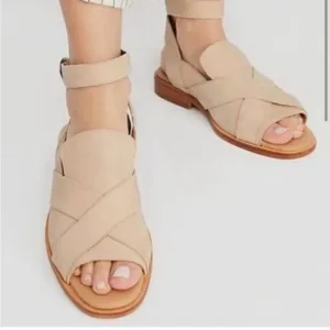 Free People Catherine Loafer  Sandals Tan/ Beige  EU 38/ US 7.5- 8