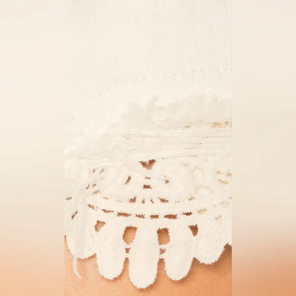 Free People Daisy Chain Lace Denim Shorts – Worn White – Size 26 – NWT