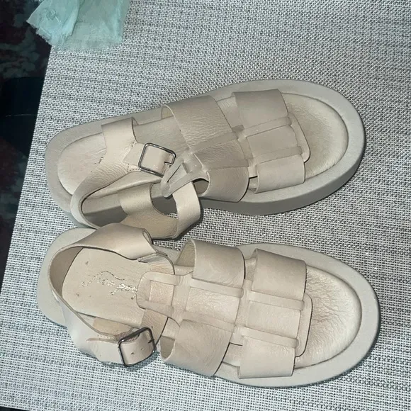 Free People Fisher Wedge off White Leather Fisherman Sandals Sz 39
