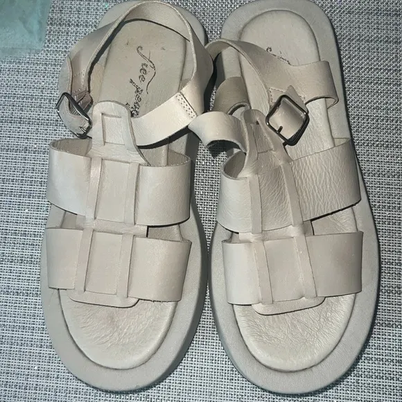 Free People Fisher Wedge off White Leather Fisherman Sandals Sz 39