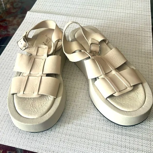 Free People Fisher Wedge off White Leather Fisherman Sandals Sz 39