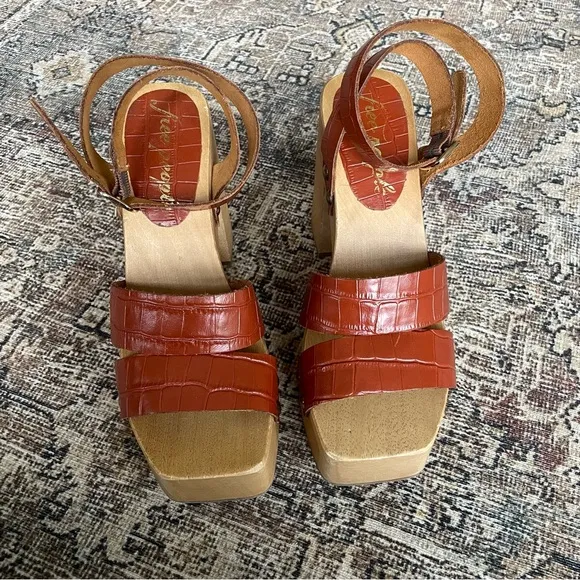 Free People Mallory Platform Clog Heeled Sandals in Croc Embossed Brown - 6.5