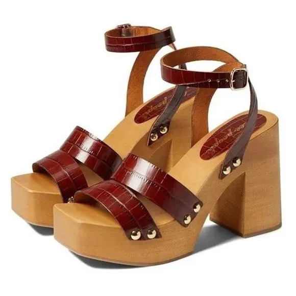 Free People Mallory Platform Clog Heeled Sandals in Croc Embossed Brown - 6.5