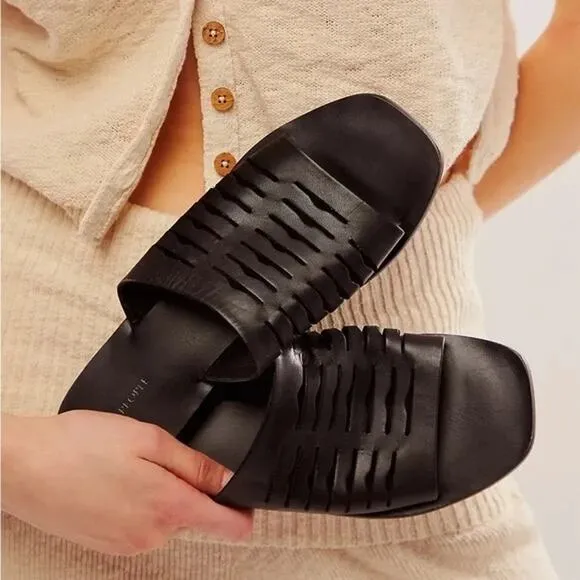 Free People new in box Slice of the Sun Sandals Black Leather Sz:8 **COMFORT**