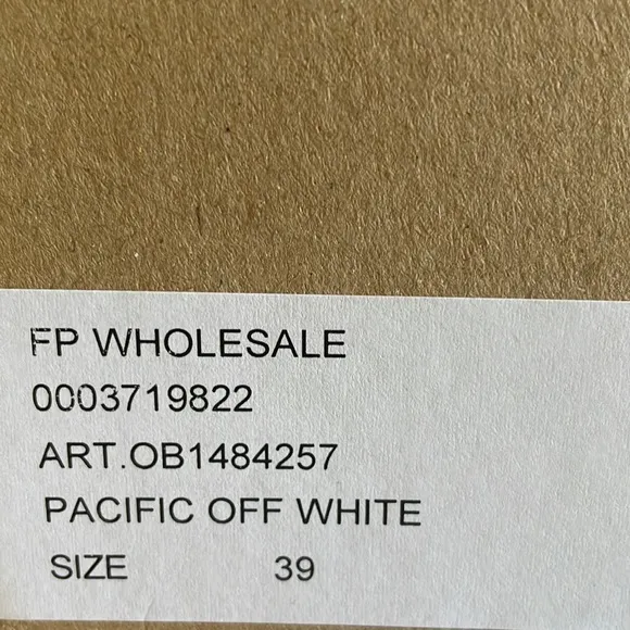 Free People NWOT off white &amp; black pacific platform fisherman sandal