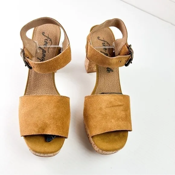 Free People Sandals womens 10  boho Tan Brooke Platform Suede Strap Block Sandal