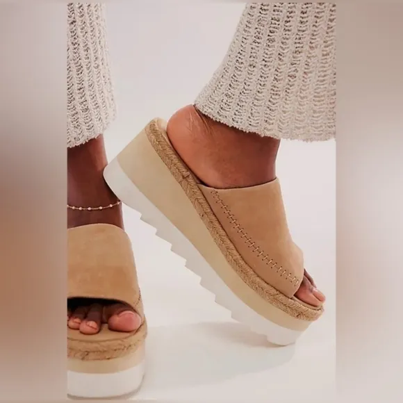 Free People Santorini Espadrille Sandals Sand &amp; White Woman's Size 9.5 Slip On's