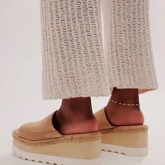 Free People Santorini Espadrille Sandals Sand &amp; White Woman's Size 9.5 Slip On's