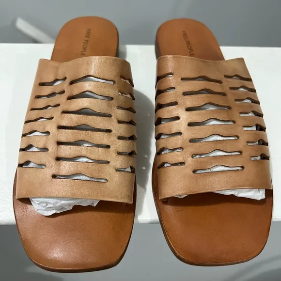 🌻🆕FREE PEOPLE Slice of Sun Sandal in Vachetta-Size 7.5 &amp; 8