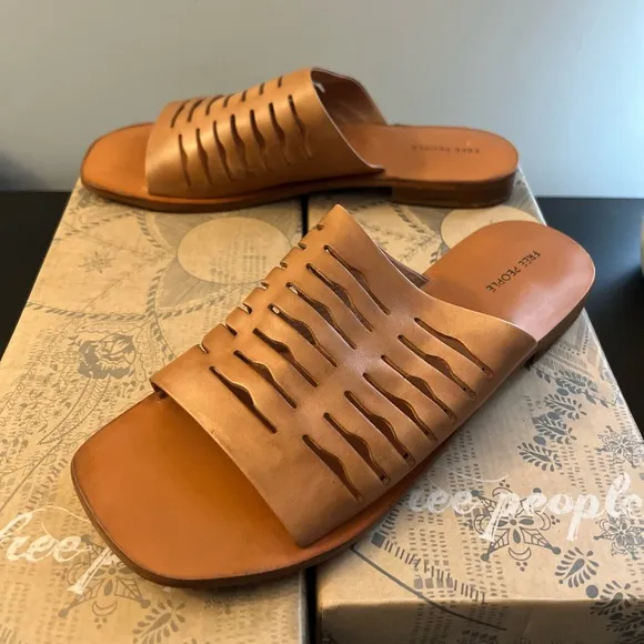 🌻🆕FREE PEOPLE Slice of Sun Sandal in Vachetta-Size 7.5 &amp; 8