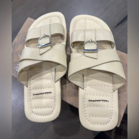 FREE PEOPLE SLOAN BUCKLE SANDALS - BUTTERMILK SIZE 9