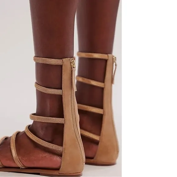 Free People Suede Leather Theia Gladiator Sandals in Natural Tan Size 9 NIB NEW