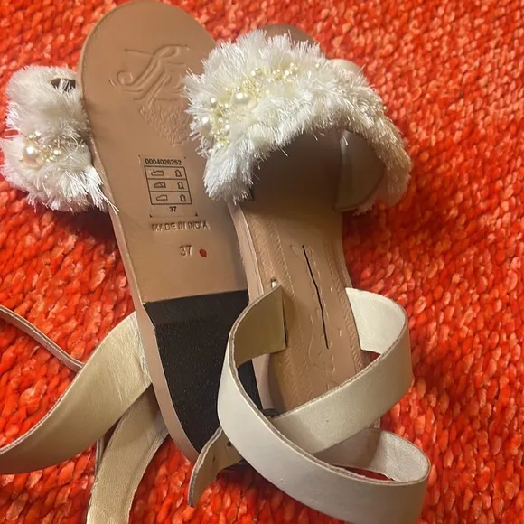 FREE PEOPLESUN PEAKS EMBELLISHED SANDAL IN IVORY
