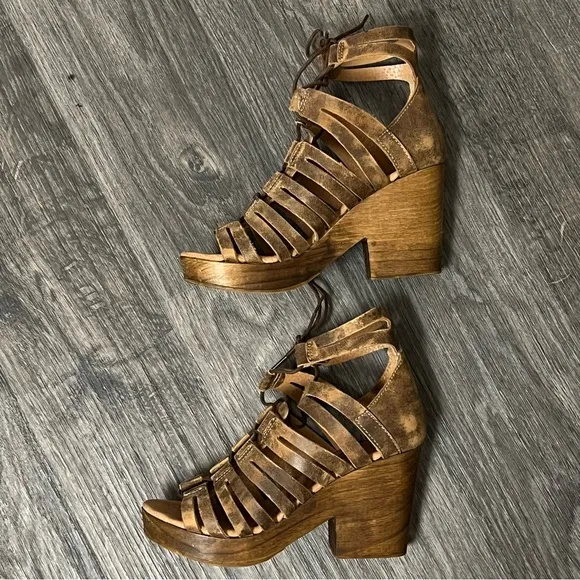 FreeBird by Steven Ibiza lace up wooden platform sandals sz 7US