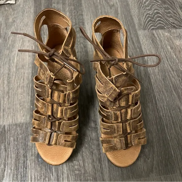 FreeBird by Steven Ibiza lace up wooden platform sandals sz 7US