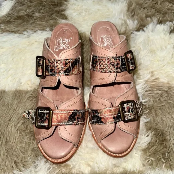FreeBird Caprice Pink Blush Leather Croco Sandals 8