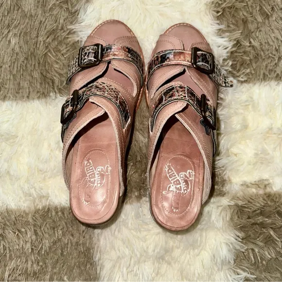 FreeBird Caprice Pink Blush Leather Croco Sandals 8