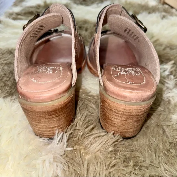 FreeBird Caprice Pink Blush Leather Croco Sandals 8