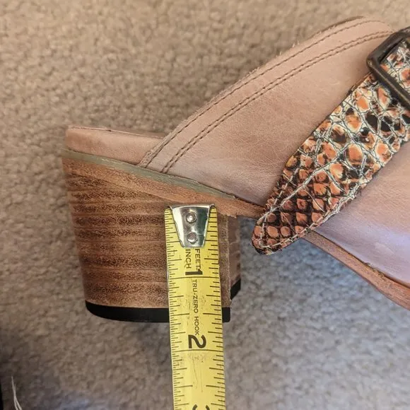 Freebird Caprice sandals Size 9/9.5 Blush Tan with Snakeskin Patterned Straps