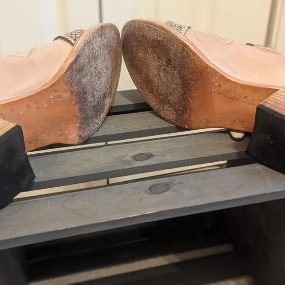 Freebird Caprice sandals Size 9/9.5 Blush Tan with Snakeskin Patterned Straps