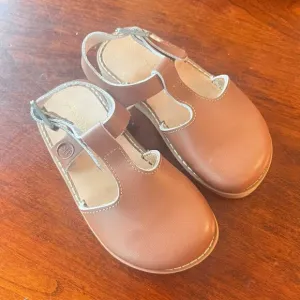 Freshly Picked Cognac Brown Leather Girls Sandals Size 8