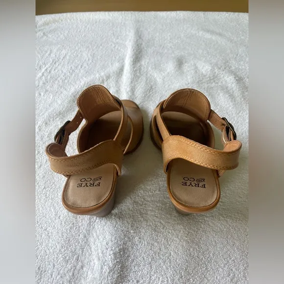 FRYE and Co. NEW  Gaia SANDALS SIZE 8 MEDIUM