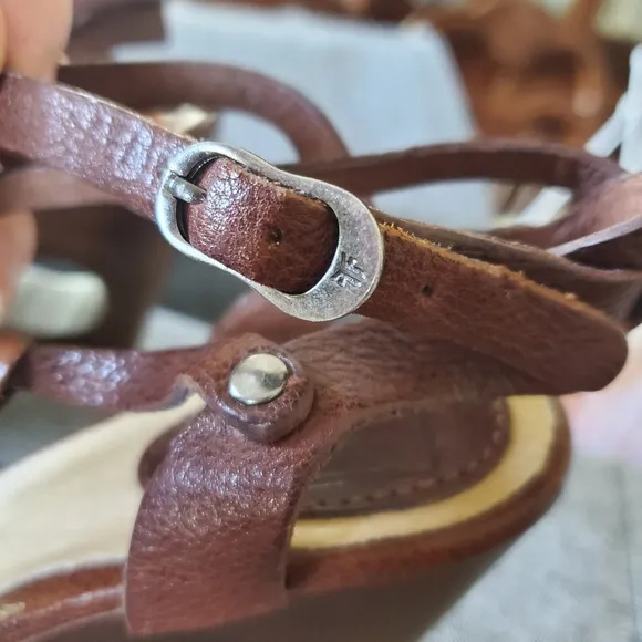 FRYE Annabelle Metal Brown Leather Wedge Sandals Womens Size 6M
