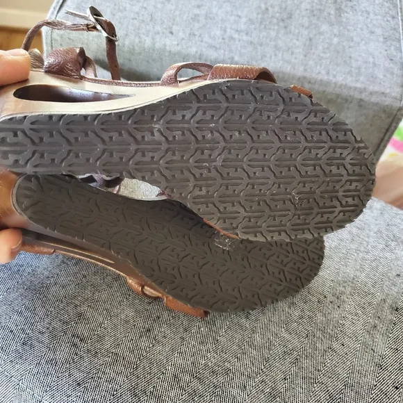 FRYE Annabelle Metal Brown Leather Wedge Sandals Womens Size 6M