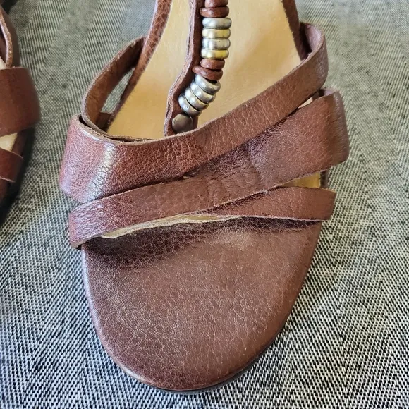FRYE Annabelle Metal Brown Leather Wedge Sandals Womens Size 6M
