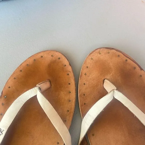 Frye Azalea Logo Leather Flip Flop Thong Sandals in white
