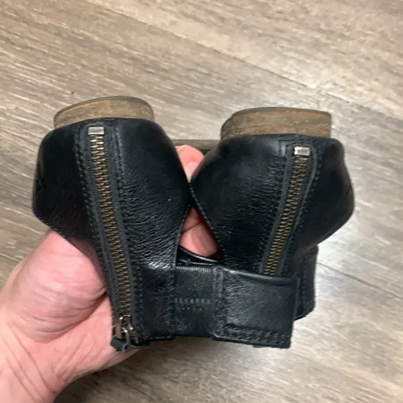 Frye Sandals