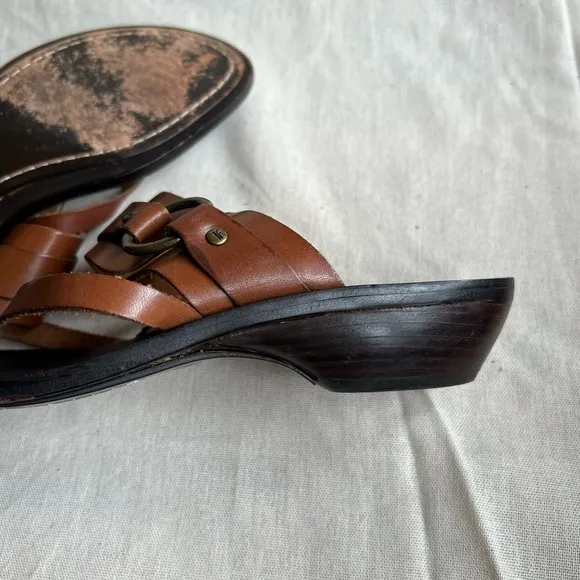 FRYE Vintage Leather Buckles Wedge Sandals Womens 7.5