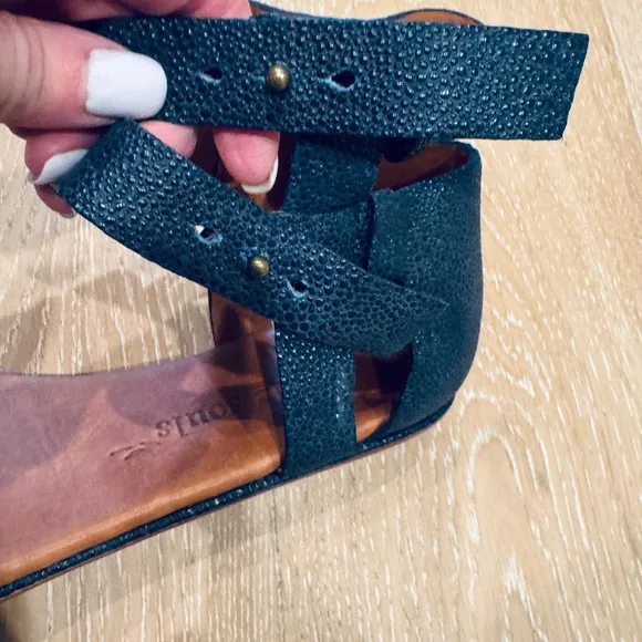 Gentle Soles Navy Textured Leather Sandals w Adjustable Ankle Straps, Size 7.5