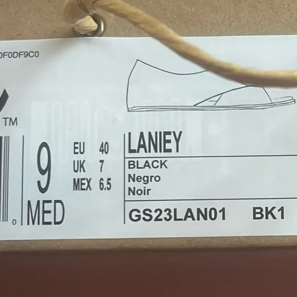 Gentle Souls by Kenneth Cole Laniey Sandals (Brand New)​