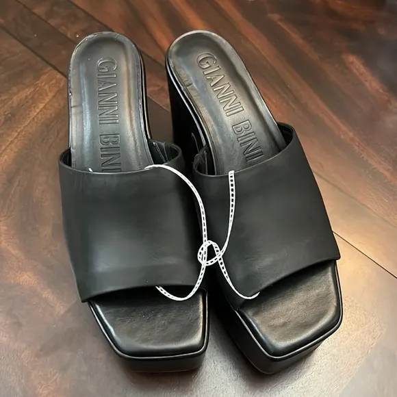 Gianni BiniLomah Leather Square Toe Platform Sandals