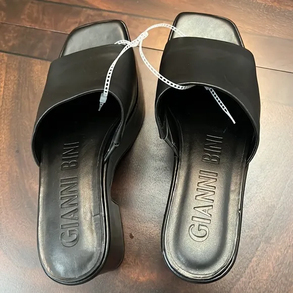 Gianni BiniLomah Leather Square Toe Platform Sandals