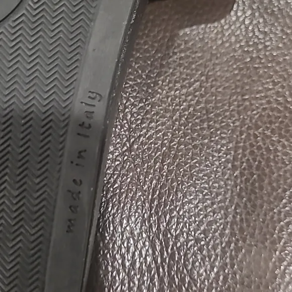 GIORGIO ARMANI MEN'S BLACK LOGO TEXTURED LEATHER POOL SLIDES us size 7