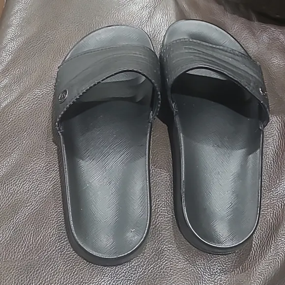GIORGIO ARMANI MEN'S BLACK LOGO TEXTURED LEATHER POOL SLIDES us size 7