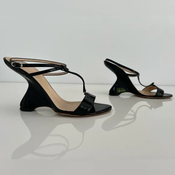 GIUSEPPE ZANOTTI BLACK PATENT LEATHER WEDGE SANDALS SIZE IT 37.5 / US 7.5