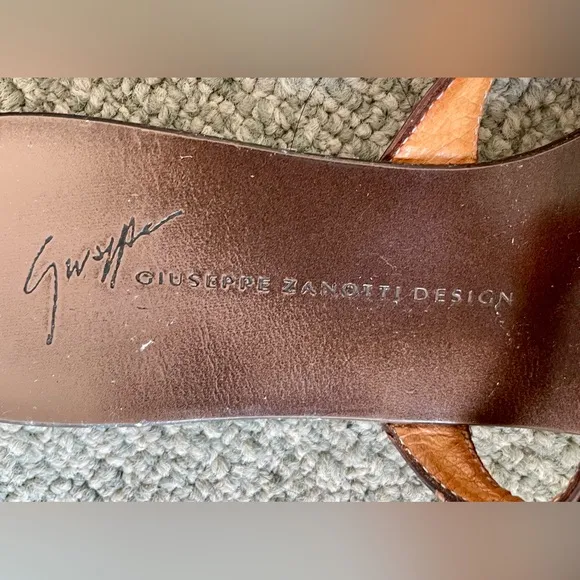 GIUSEPPE ZANOTTI Brown With Coral Beads Sandal Flats With Embedded Rhinestones